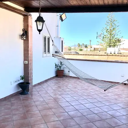 Guest house Due Passi Dal Tramonto Affittacamere *